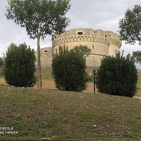 Sotto Il Castello Apartment Matera Bagian luar foto
