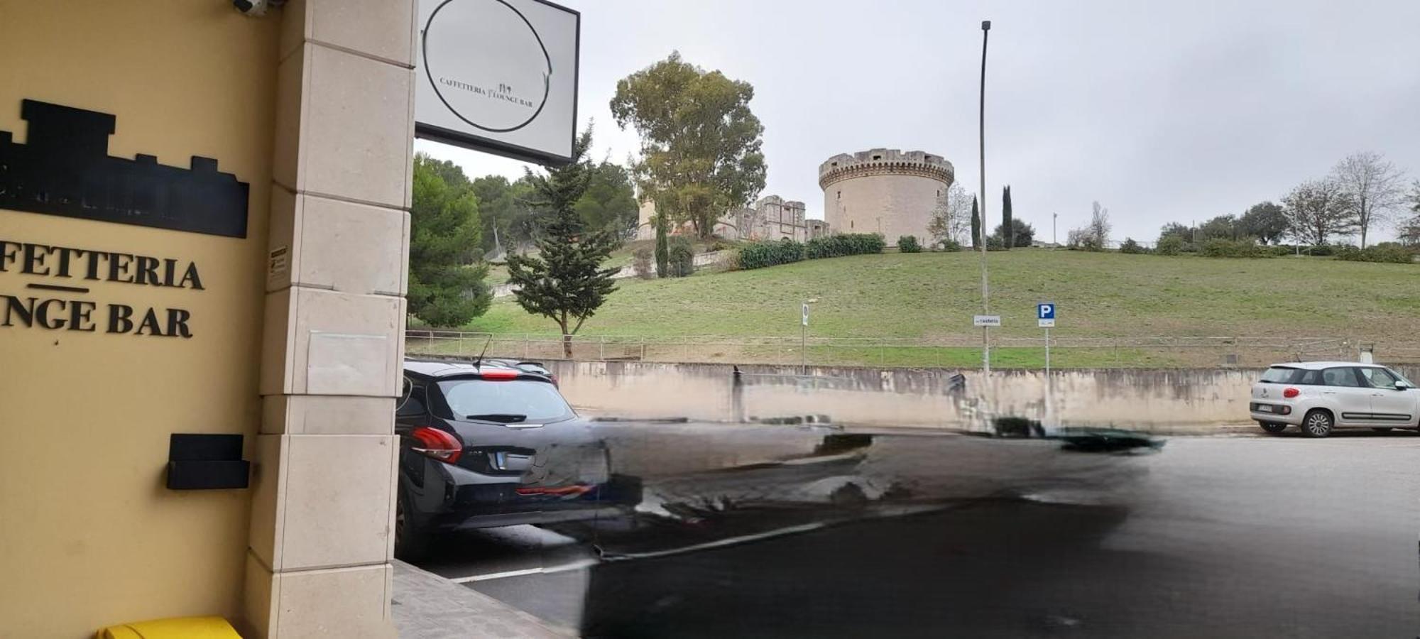 Sotto Il Castello Apartment Matera Bagian luar foto